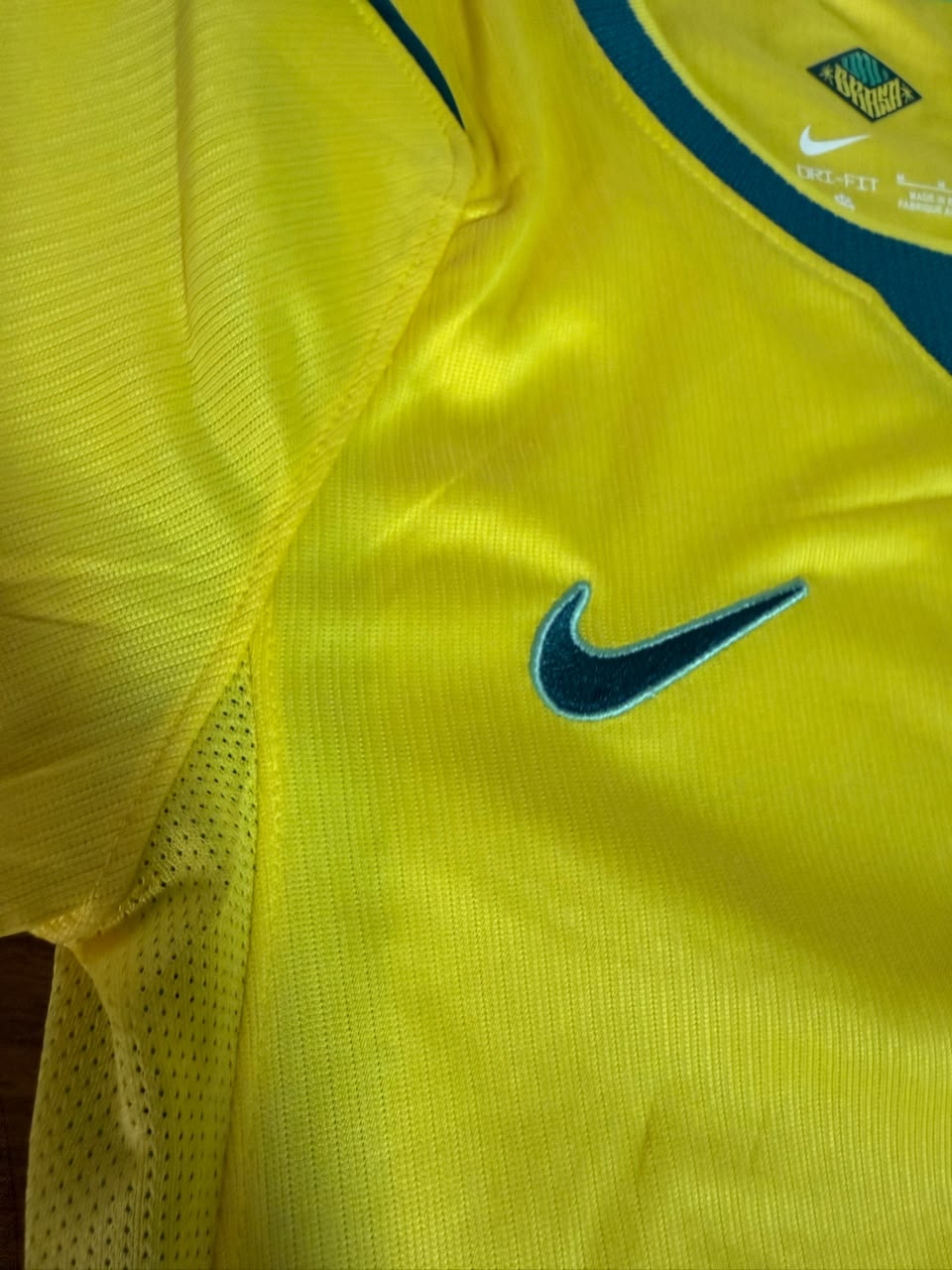 Camisa Feminina Anti Petista Brasil Club