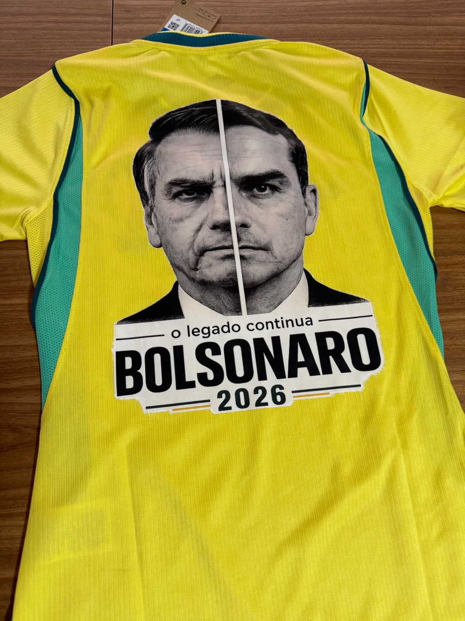 Camisa Feminina O Legado Continua Bolsonaro e Flávio